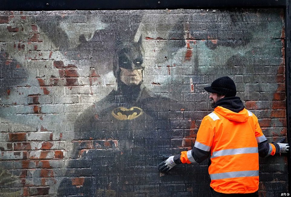 Michael Keaton como Batman en "Batgirl".
