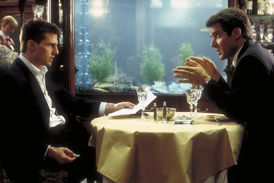 Tom Cruise y Henry Czerny en "Misión Imposible 1".