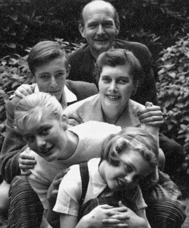 La familia Newton-John, con Olivia en primer plano.