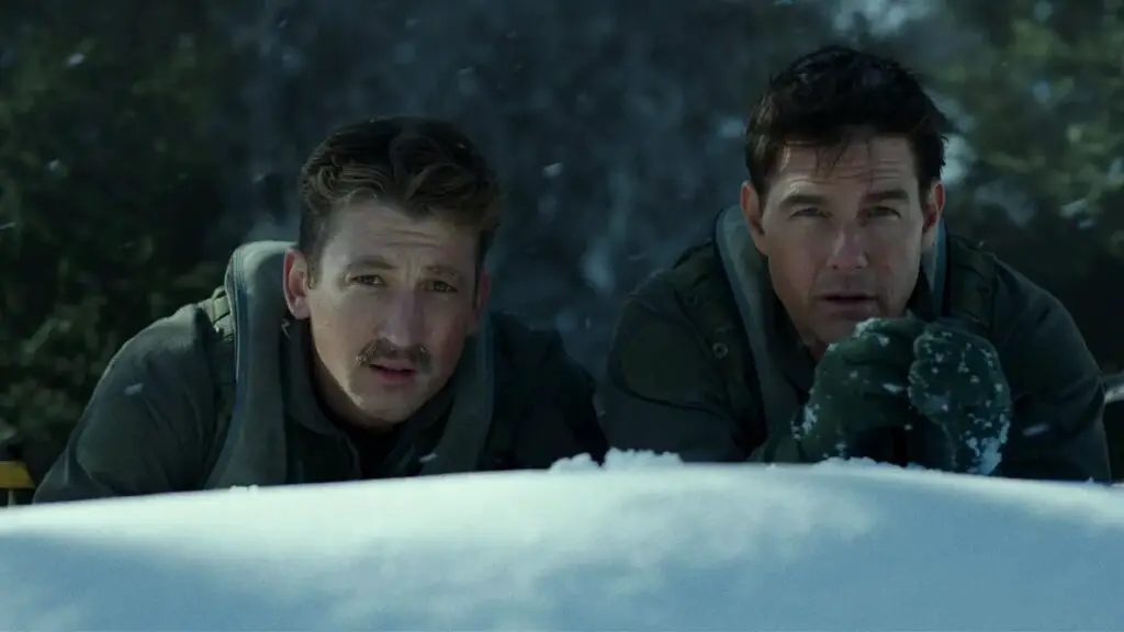Top Gun Maverick: la teoría que cambia toda la película. Tom Cruise con Miles Teller.