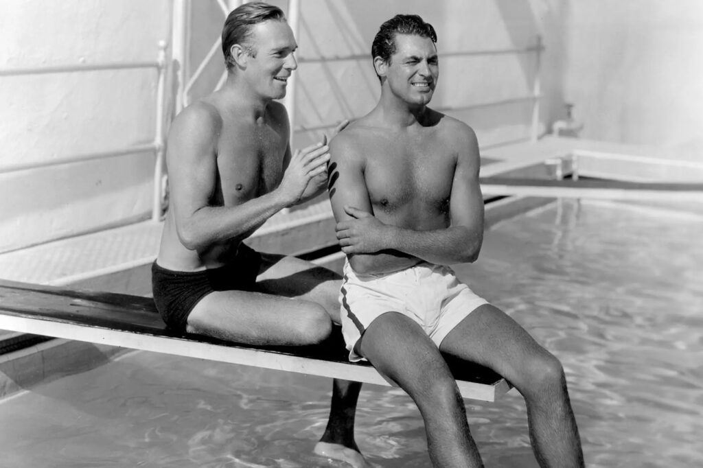 Randolph Scott y Cary Grant en la piscina de la casa que compartían.